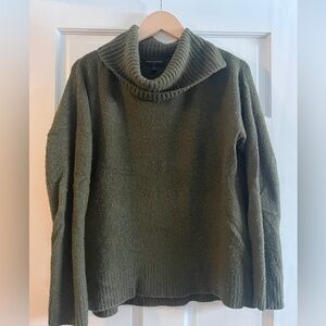 Banana Republic Women’s Turtleneck Sweater in Olive